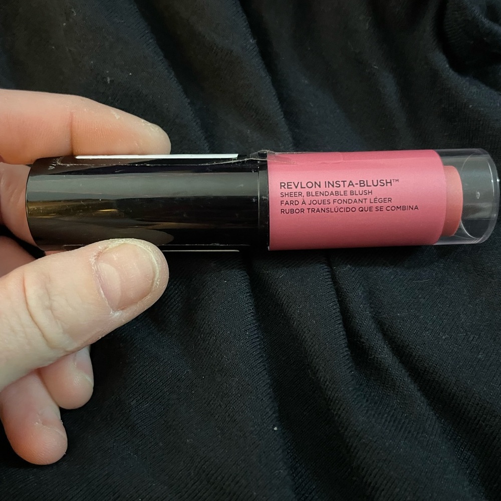 This is a photo ready “insta-blush” stick so that it is easy to apply - Picture 2 of 3